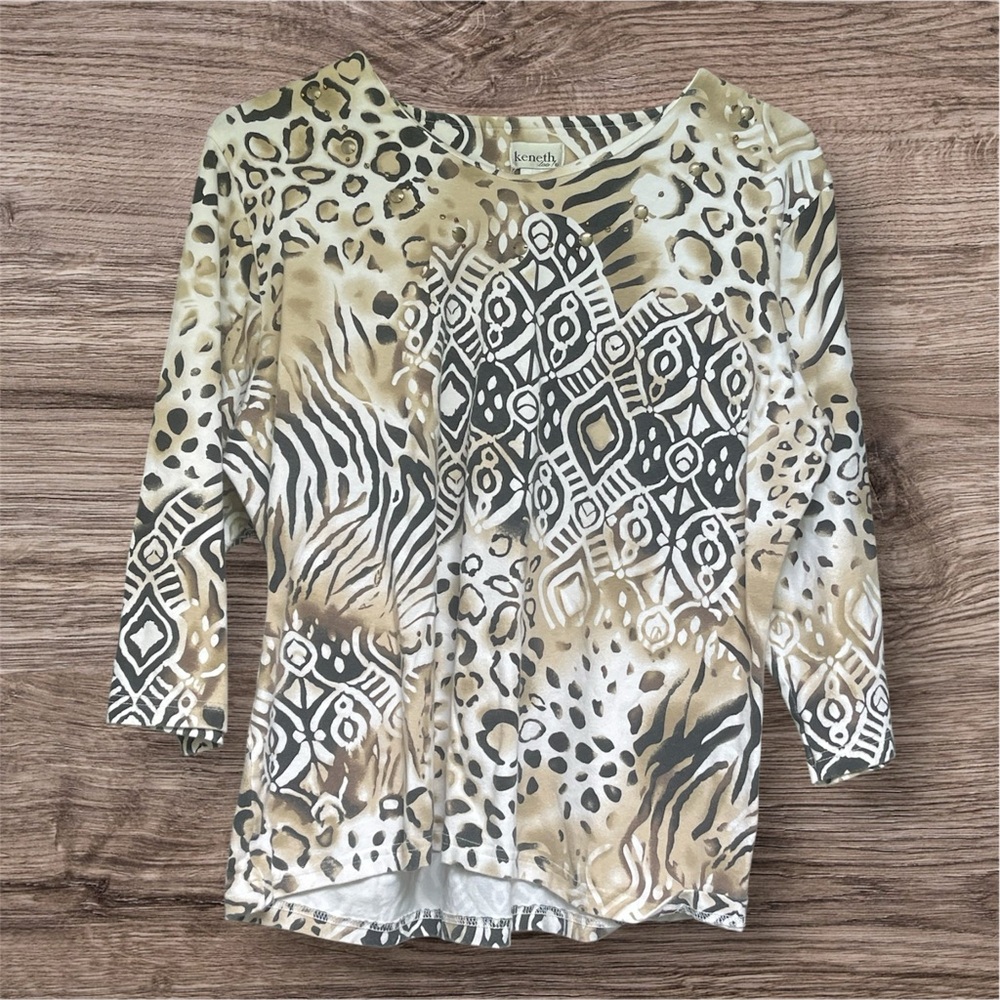 Cream and Tan Graphic 3/4 Sleeve Blouse